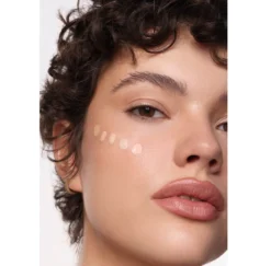 Poppy Head Eyece Cream rozświetlająco-korygujący korektor pod oczy 04 Apricot Frappe