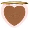 TOO FACED Born This Way Soft Blur utrwalający puder w kompakcie Deep 4.8g